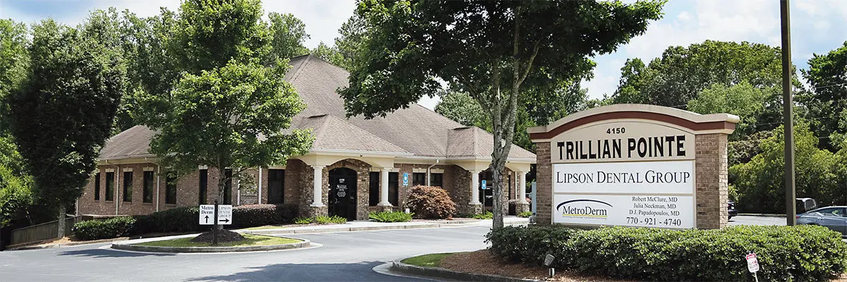 Image of the Lipson Dental Group office exterior.